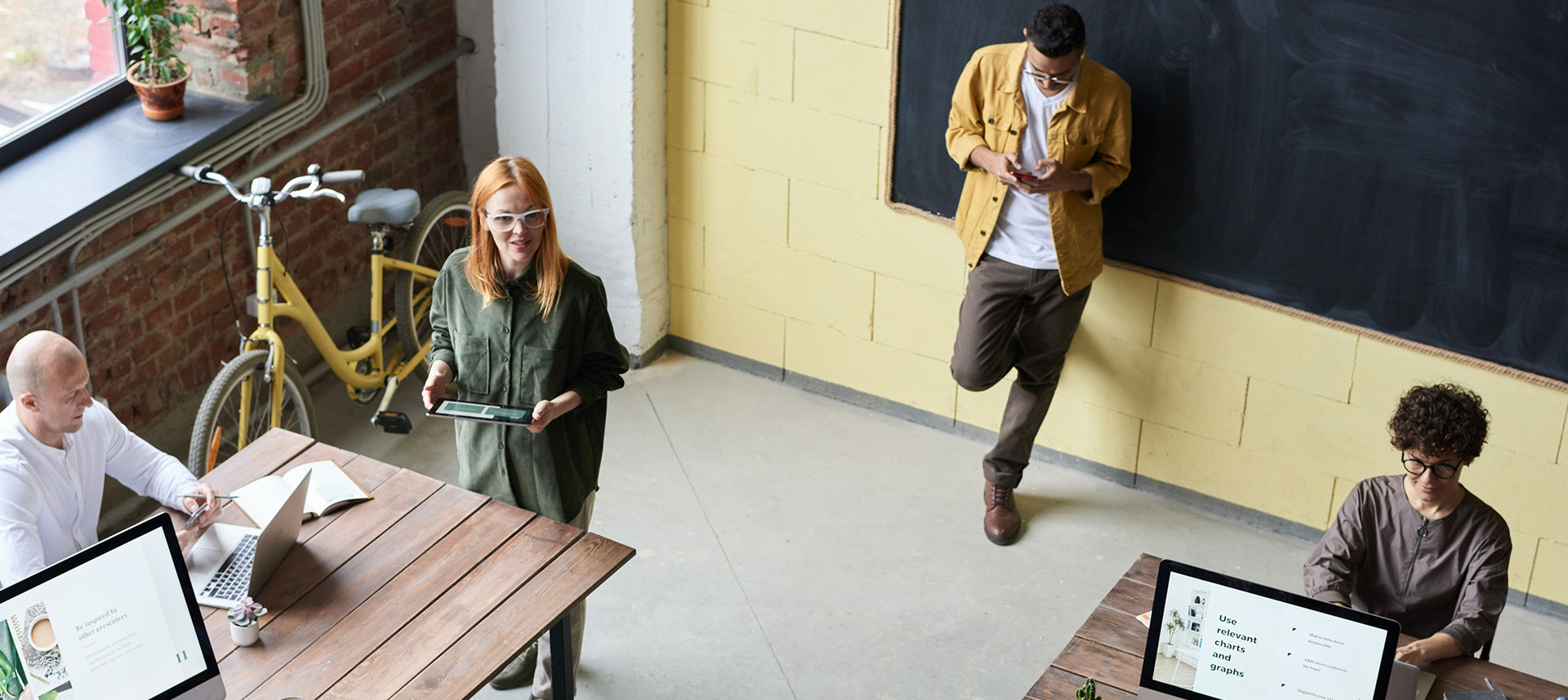 Group working banner